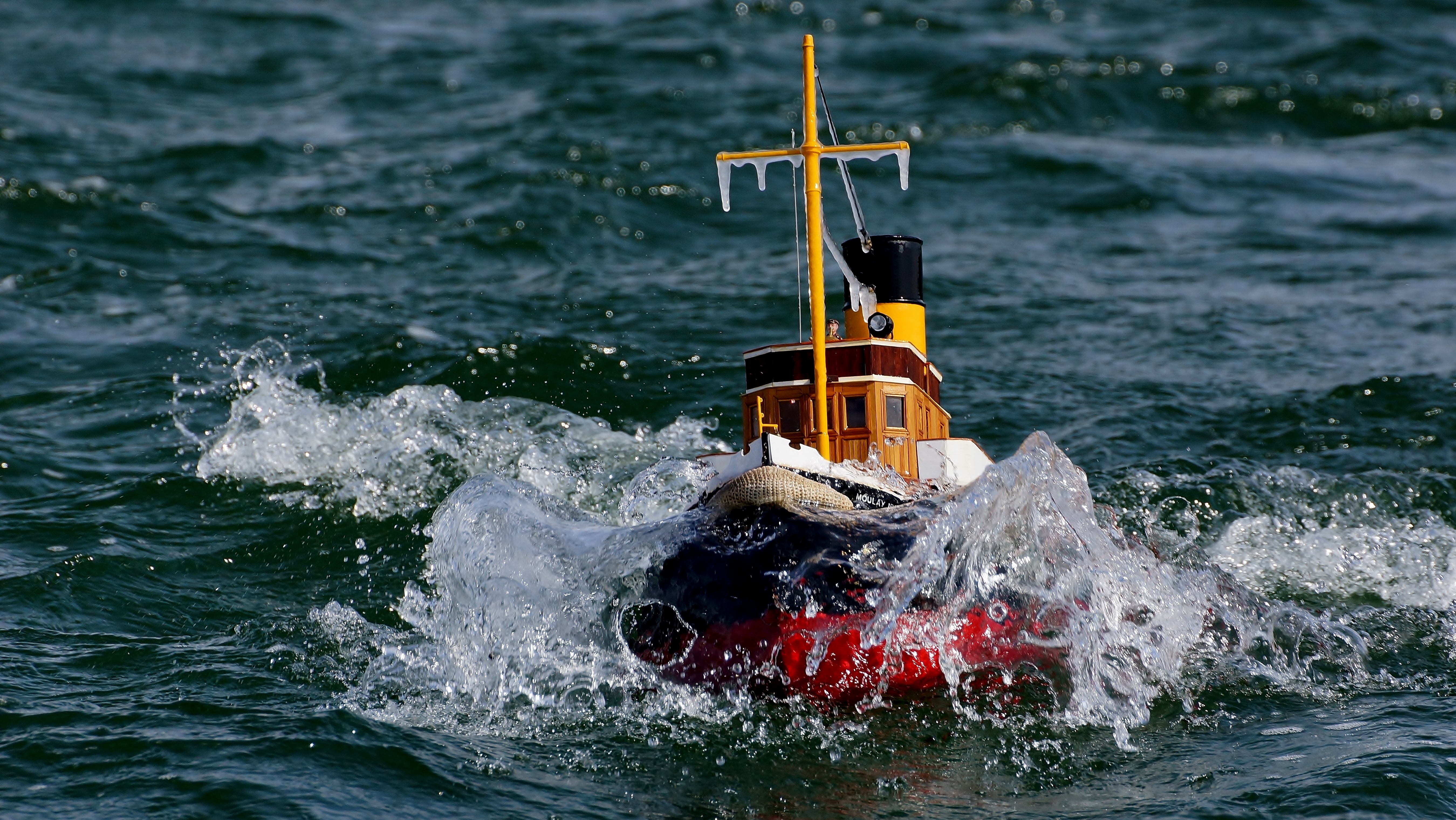 Electric Outboard Engines